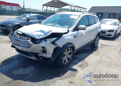2017 Ford Escape Titanium из США, поврежденный, VIN 1FMCU9J97HUA35640